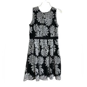 Ann Taylor Dress Size 8 Black White Floral Sleeveless Fully Lined Midi Length